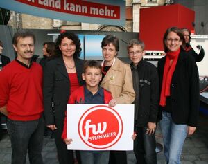 Ein Teil der Landshuter Delegation mit SPD-Kreisvorsitzender Ruth Müller (2. von links) bei der Kundgebung.